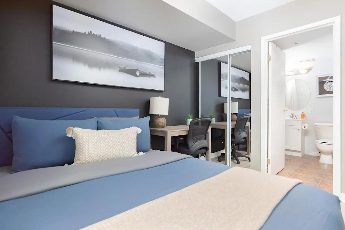 Holiday home 1Bd Townhome Walk To Lake! Toronto