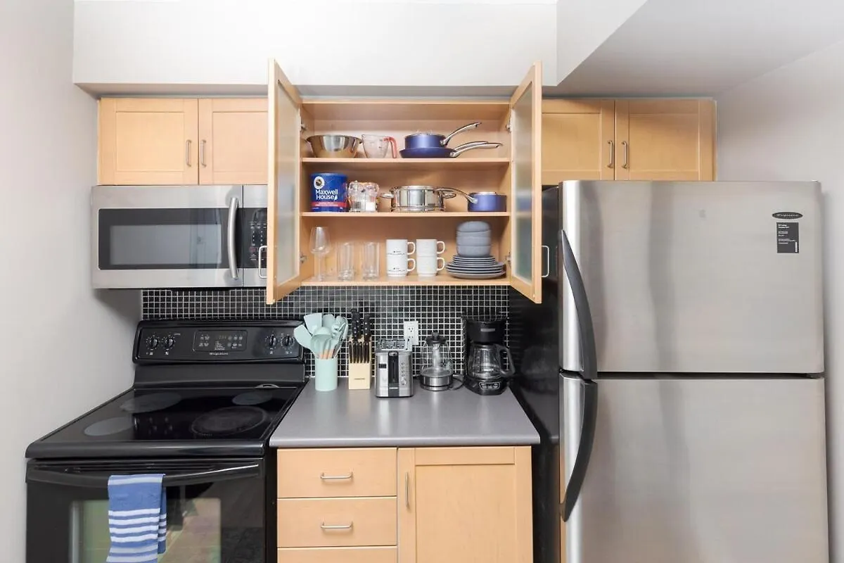 Holiday home 1Bd Townhome Walk To Lake! Toronto Canada